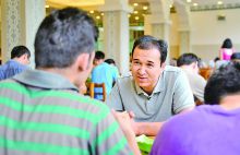 ��(k��)���཭��̩��������������պ��h�F��ľ�l(xi��ng)һ��(g��)��ͨ���r(n��ng)���ͥ��2005������h��W(xu��)늚⹤�̌W(xu��)Ժ���I(y��)���F(xi��n)������h������ľ�����ʳ�������޹�˾����(j��ng)����9��25����ӛ�߲��L��(k��)���཭�r(sh��)�����f(shu��)������һ��Ԓ���ǡ�׌������ֵܽ����������(gu��)���ͥ����