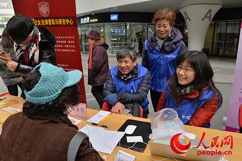 2��26�գ��|�ǅ^(q��)�D(li��n)�����(y��ng)�T�ֵ�(li��n)�ϽM������������߅��������(du��)һ����ʽ�ļ�ͥ�����������������(d��ng)��